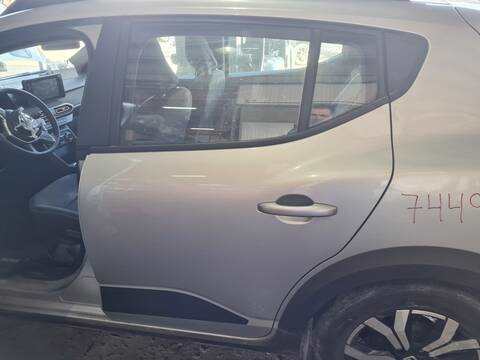 Puerta Trasera Izquierda Dacia Sandero STEPWAY ESSENTIAL 91CV 67KW
