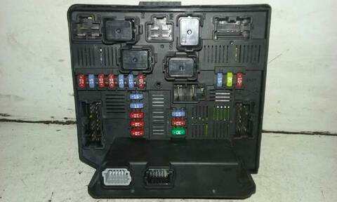 Caja Reles Fusibles Renault Koleos DYNAMIQUE PACK2 173CV 127KW