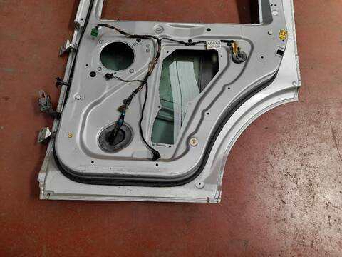 Foto 2ª: Puerta Trasera Derecha Land Rover Discovery VERSION INDEFINIDA (2004)