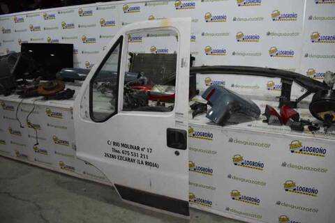 Foto 3ª: Puerta Delantera Izquierda Citroen Jumper 31 CH 2.8 HDI NTZ. 1400 [814043S] (2002)