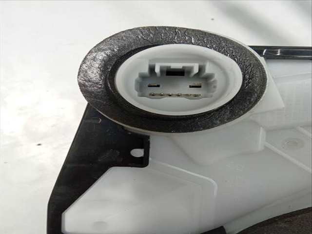 Foto 4ª: Cerradura Puerta Delantera Izquierda Toyota Yaris 1.5 HYBRID MXPJ10) 116CV 85KW [M15A-FXE] (2023)