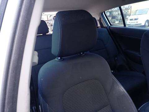 Foto 3ª: Asientos Traseros Kia Sportage CONCEPT 2WD 116CV 85KW [D4FD] (2017)