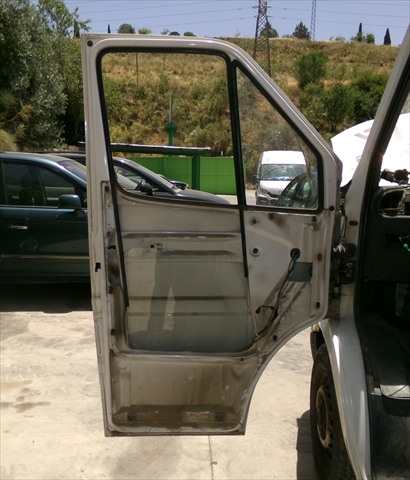 Foto 2ª: Puerta Delantera Izquierda Mercedes Sprinter 2.2 CDI W903,1995-2006 [611987] (2005)