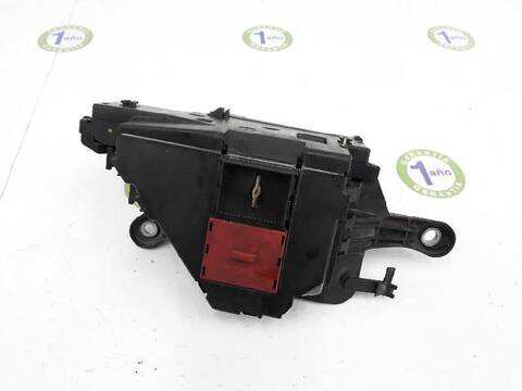 Foto 3ª: Caja Reles Fusibles Mercedes Clase C 160 C 250 CDI BLUETEC 205.008) [651921] (2013)