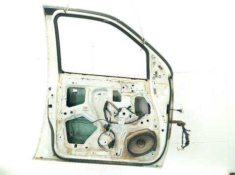 Foto 3ª: Puerta Delantera Izquierda Nissan Navara 2.5 DCI 4WD [YD25DDTI] (2004)