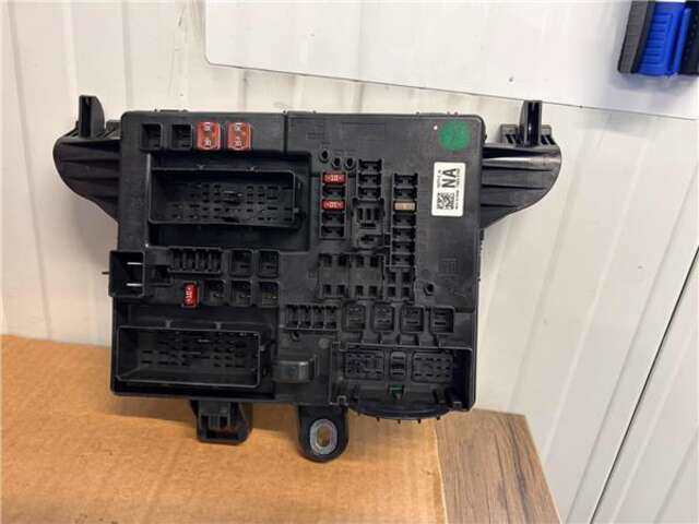Caja Reles Fusibles Opel Insignia 2.0 CDTI