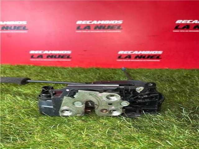 Foto 3ª: Cerradura Puerta Trasera Derecha Iveco Daily FG 33 S V BATALLA 3520 DIESEL SCR 136CV 100KW FURGON [F1AGL411J*C] (2018)