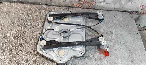 Foto 3ª: Elevalunas Eléctrico Delantero Derecho Nissan Qashqai TEKNA PREMIUM 110CV 81KW [K9K430] (2011)