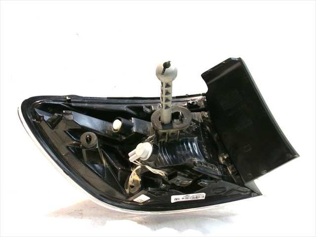 Foto 3ª: Piloto Trasero Derecho Renault Clio 1.0 G 2023-2026 [H4DF4] (2024)