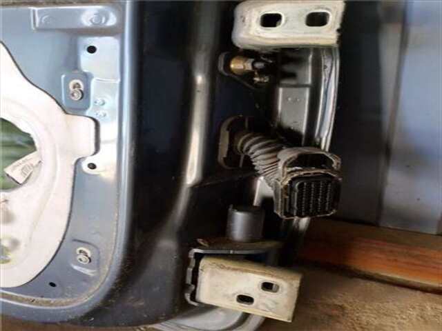 Foto 3ª: Puerta Delantera Izquierda Renault Clio 1.5 PACK DYNAMIQUE [1.5 LTR. - 63 KW DCI DIESEL CAT] [k9k t7]