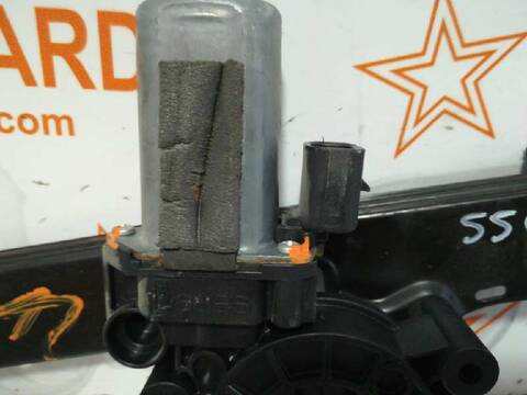 Foto 2ª: Elevalunas Eléctrico Delantero Izquierdo Fiat Grande Punto 1.3 16V MULTIJET ACTIVE 55KW) 75CV [199A2000] (2005)