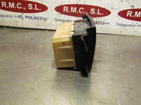 Foto 3ª: Mando Climatizador Mazda Premacy 2.0 TD CAT 101CV 74KW [RF4F] (2003)