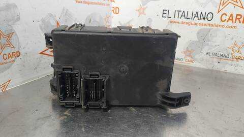 Foto 3ª: Caja Reles Fusibles Fiat Grande Punto 75CV 55KW (2005)