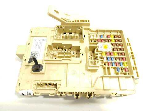 Foto 3ª: Caja Reles Fusibles Hyundai i30 1.0 T-GDI 120CV 88KW [G3LF] (2022)