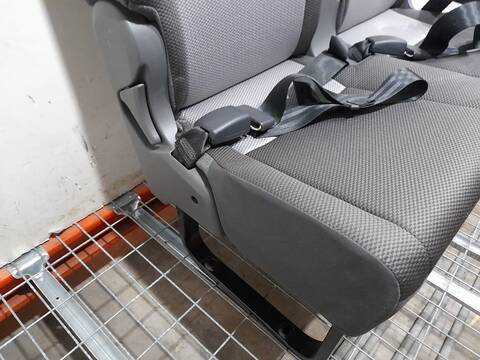 Foto 3ª: Asientos Traseros Toyota Hiace VERSION INDEFINIDA (2019)