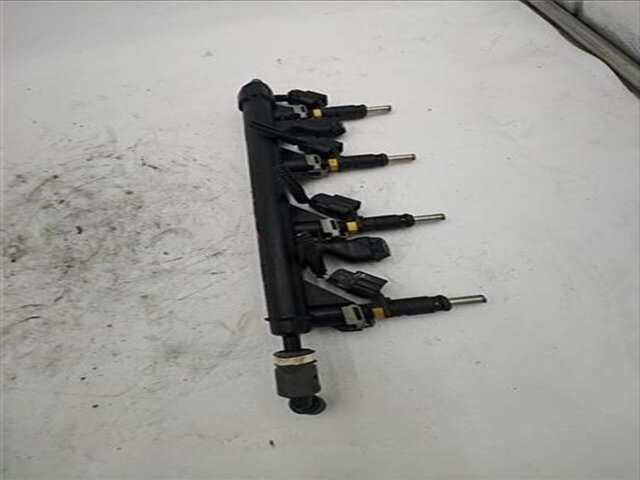 Foto 2ª: Rampa Inyectora Peugeot 308 1.6 ACCESS [1.6 LTR. - 88 KW 16V] [5FS]