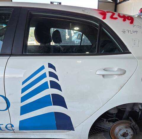 Puerta Trasera Izquierda Kia Rio G3LC