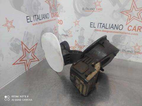 Foto 3ª: Tapa Exterior Combustible Renault Megane BERLINA 115CV 84KW III BERLINA 5 P (2008)