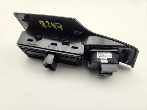 Foto 3ª: Botonera Elevalunas Seat Ibiza FR XM 110CV 81KW [DLAA] (2023)