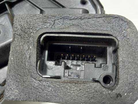 Foto 3ª: Cerradura Puerta Trasera Izquierda Volkswagen Passat CRL (2017)