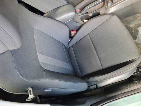 Foto 3ª: Asientos Traseros Hyundai i20 ESSENCE 84CV 62KW [G4LF] (2024)