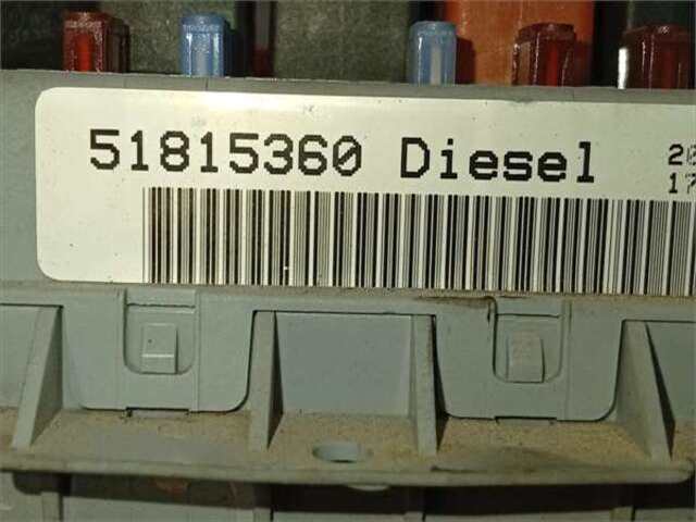 Foto 2ª: Caja Reles Fusibles Fiat Linea 1.6 DYNAMIC [1.6 LTR. - 77 KW JTDM 16V CAT]
