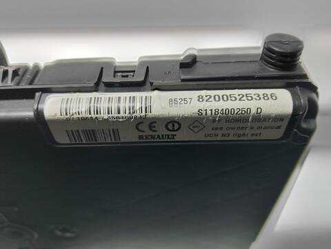 Foto 3ª: Caja Reles Fusibles Renault Scenic AUTHENTIQUE 1 DCI DIESEL 120CV (2003)