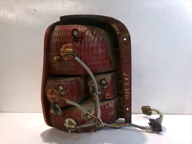 Foto 2ª: Piloto Trasero Derecho Kia Carnival 2.9 CRDI 2001-2006 [J3] (2004)
