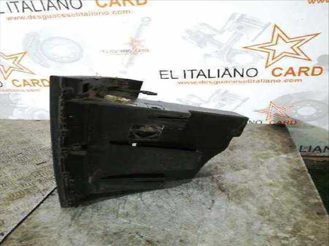 Foto 3ª: Guantera Citroen C4 LX BERLINA 90CV 66KW [9HXDV6ATED4] (2006)