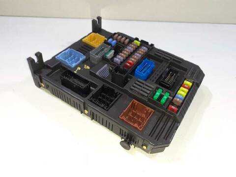 Caja Reles Fusibles Opel Grandland SELECTIVE 120CV 88KW