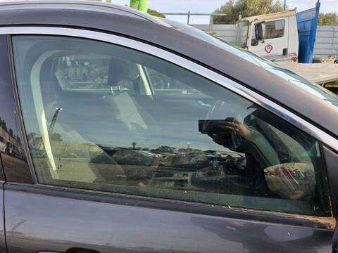 Luna Delantera Izquierda Ford Kuga YLDC