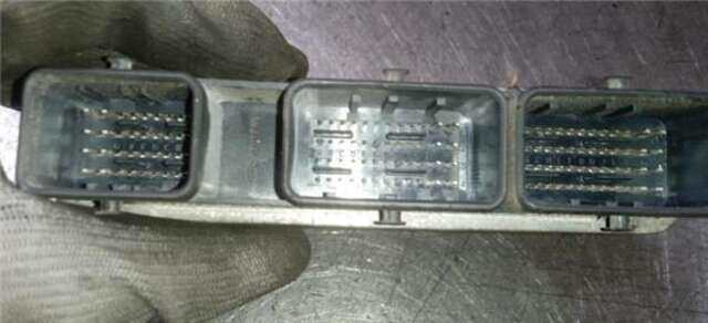 Foto 3ª: Centralita Motor ECU Renault Megane 1.6 CONFORT DYNAMIQUE [1.6 LTR. - 82 KW 16V] II CLASSIC BERLINA (2003-_) [K4MT7]