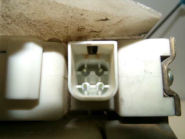 Foto 4ª: Cerradura Puerta Delantera Derecha Ford Ka 1.3 G 1996-2008 [J4P] (2002)