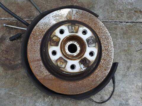 Foto 3ª: Mangueta Trasera Izquierda Bmw Serie 1 114 2.0 TD 116CV 80KW [N47D20C] (2011)