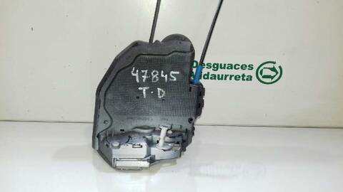 Foto 3ª: Cerradura Puerta Trasera Derecha Toyota Auris 1.8 16V HIBRIDO) 99CV 73KW [2ZR] (2014)