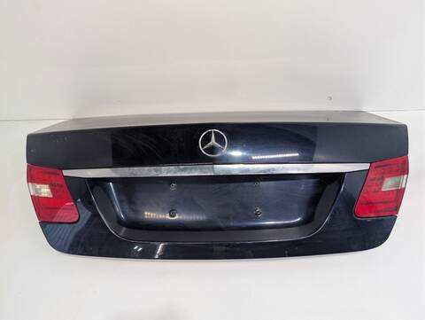 Portón Mercedes Clase E 180 651924