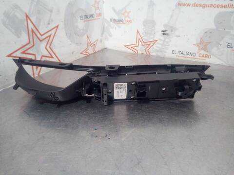 Foto 3ª: Botonera Elevalunas Ford Focus TITANIUM 116CV 85KW [T1DA] (2012)