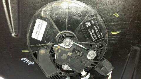 Foto 3ª: Deposito de Combustible Mercedes Clase V 200 136CV 100KW (2014)