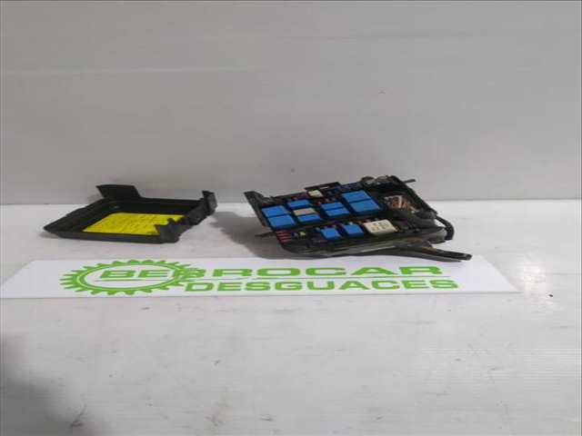 Foto 3ª: Caja Reles Fusibles Hyundai i30 1.6 CRDI 90CV [D4FB] (2007)