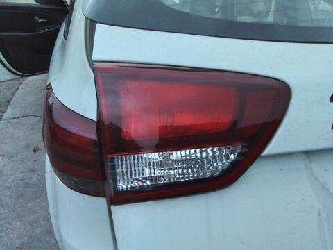 Piloto Portón Izquierdo Kia Carens BASIC 116CV 85KW