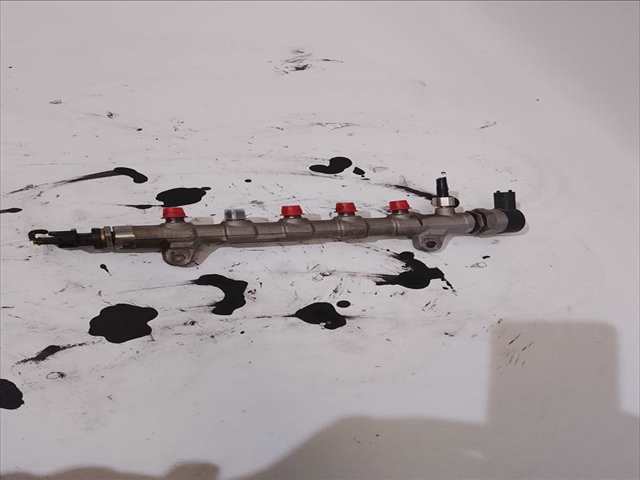 Foto 3ª: Rampa Inyectora Hyundai i30 1.6 CRDI 82kw [D4FD] (2012)