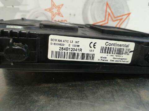 Foto 4ª: Caja Reles Fusibles Renault Scenic GRAND FAMILY EDITION 110CV 81KW [K9K836] (2012)