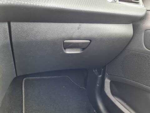 Guantera Peugeot 208 TECH EDITION 102CV 75KW