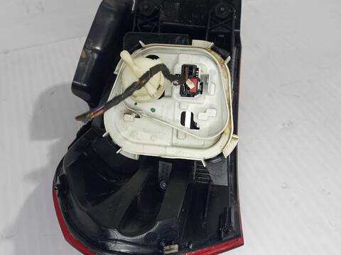 Foto 3ª: Piloto Trasero Derecho Volkswagen Touran ADVANCE BMT 110CV [CRKB] (2015)