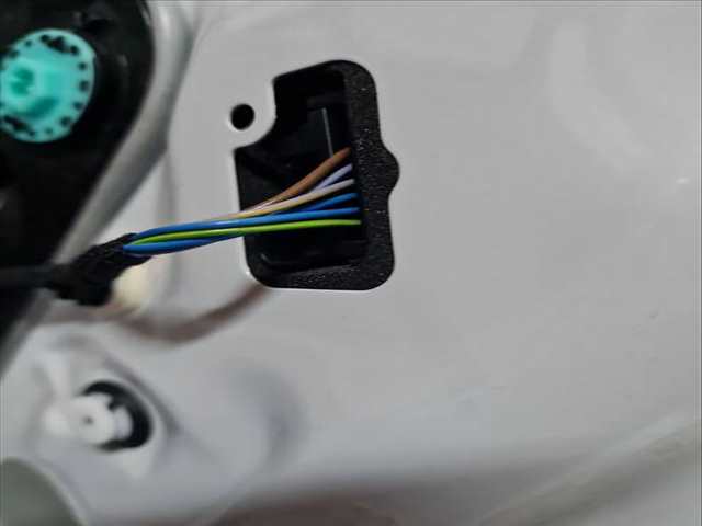Foto 2ª: Cerradura Puerta Delantera Derecha Skoda Octavia AMBITION 150CV [DTTS] (2022)