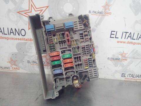 Foto 3ª: Caja Reles Fusibles Bmw Serie 1 114 BERLINA 170CV 125KW (2004)