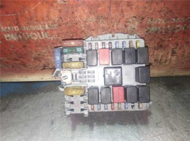 Foto 2ª: Caja Reles Fusibles Iveco Daily 35C15 [F1CE0481F]