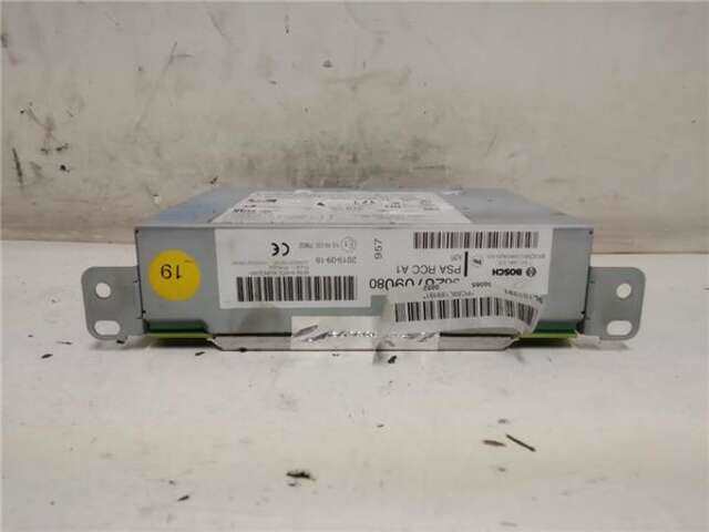 Foto 3ª: Sistema Audio Radio CD Peugeot 2008 1.2 SIGNATURE [1.2 LTR. - 81 KW 12V E-THP - PURETECH] [HN05]
