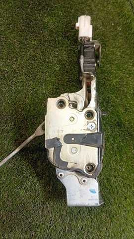 Cerradura Puerta Trasera Derecha Toyota 4 Runner 3.0 T DIESEL
