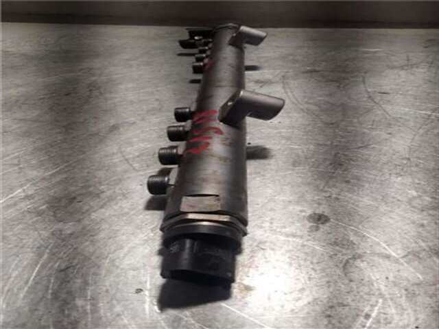 Foto 3ª: Rampa Inyectora Volvo V60 